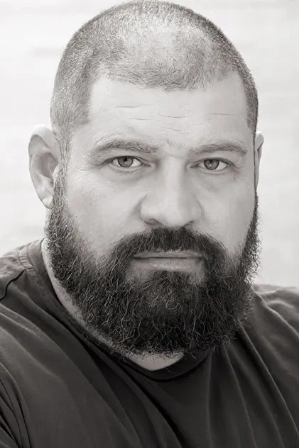 Брэд Уильям Хенке